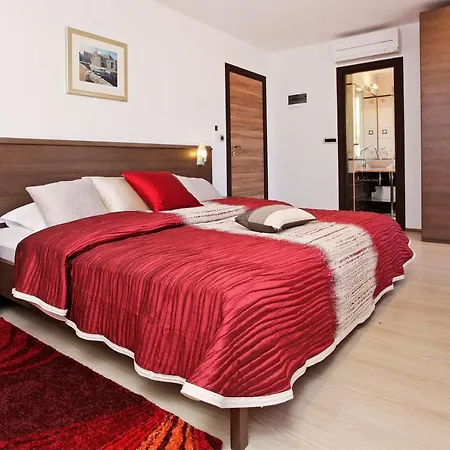 Nera Villa Bol