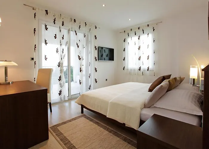 Nera Вилла Бол