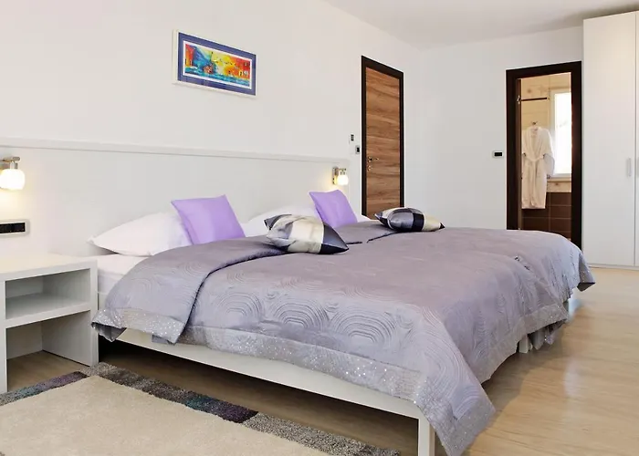 Nera Вилла Бол