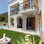 Nera Villa